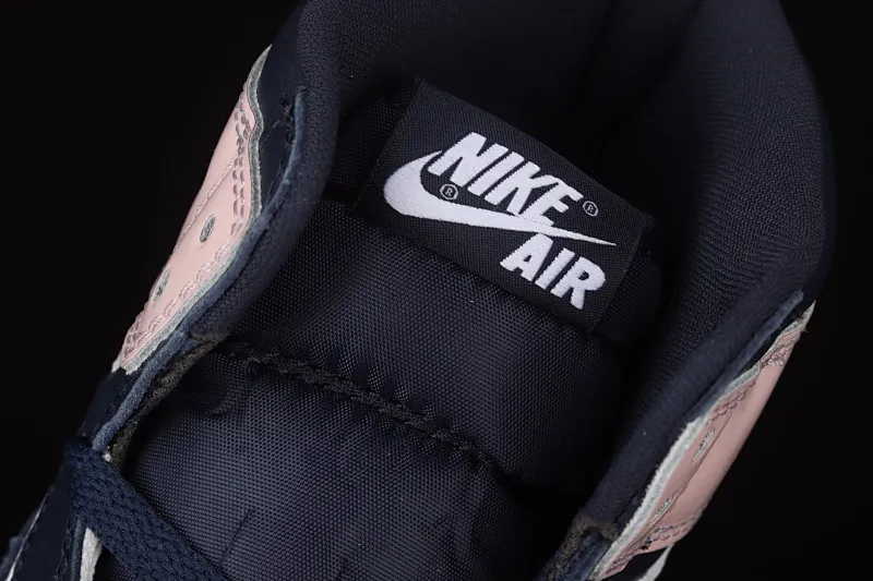 All categories Air Jordan Jordan series basketball shoes Air Jordan 1 High L version Air Jordan 1 High OG Atmosphere AJ1 Joe 1 Bubble Gum high-top basketball shoes DD9335-641